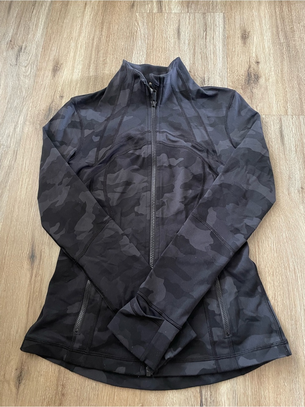 Lululemon define jacket size 6